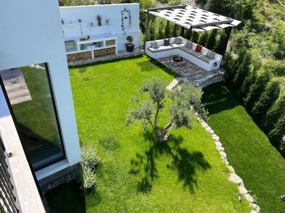 Villaer Breeze With A Pool & Magnificent Views Široka