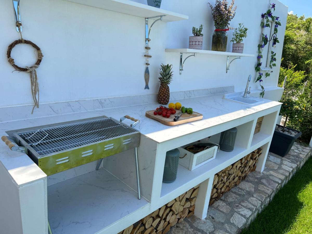 Breeze With A Pool & Magnificent Views Villaer Široka