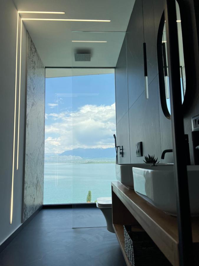 Villaer Breeze With A Pool & Magnificent Views