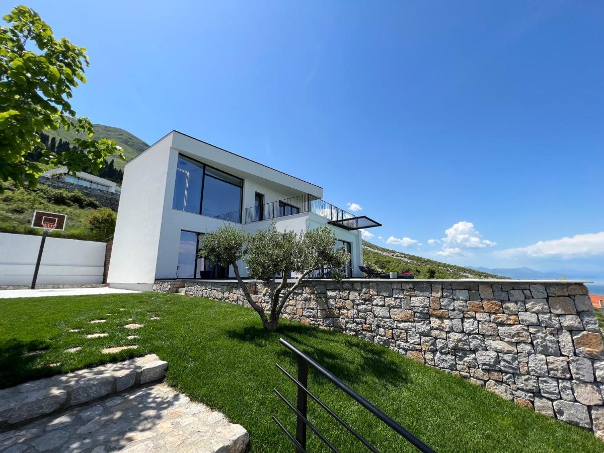 Villaer Breeze With A Pool & Magnificent Views *