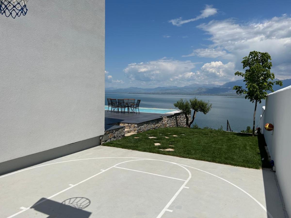 Breeze With A Pool & Magnificent Views Villaer