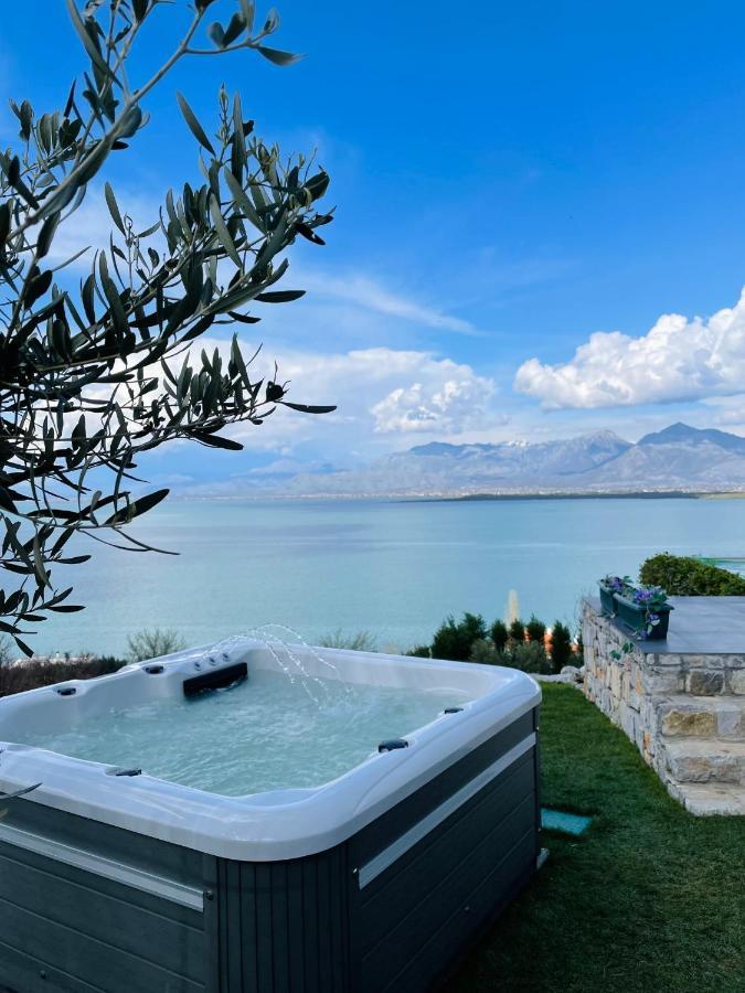 Villaer Breeze With A Pool & Magnificent Views